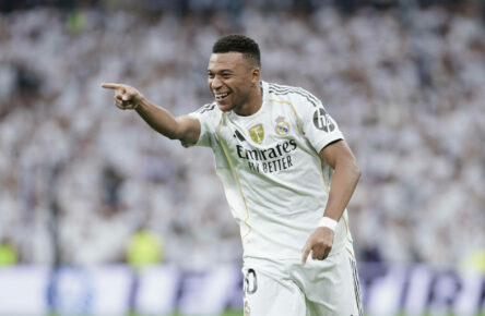 LA LIGA EA Sports - Real Madrid vs Espanyol MADRID, SPAIN - September 20: Kylian Mbappe of Real Madrid celebrates a goal during the La Liga 2025/26 match between Real Madrid and Espanyol at Santiago Bernabeu Stadium. Photo by Guillermo Martinez Madrid Santiago Bernabeu Stadium Spain Copyright: xGuillermoxMartinezx