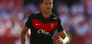 Sevilla FC v RCD Mallorca - LaLiga EA Sports Mateo Joseph of RCD Mallorca is in action during the La Liga EA Sports match between Sevilla FC and RCD Mallorca at Ramon Sanchez Pizjuan in Seville, Spain, on October 18, 2025. Seville Spain PUBLICATIONxNOTxINxFRA Copyright: xJosexLuisxContrerasx originalFilename:joseluiscontreras-sevillaf251018_np0SD.jpg
