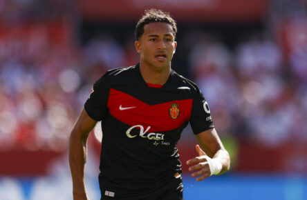 Sevilla FC v RCD Mallorca - LaLiga EA Sports Mateo Joseph of RCD Mallorca is in action during the La Liga EA Sports match between Sevilla FC and RCD Mallorca at Ramon Sanchez Pizjuan in Seville, Spain, on October 18, 2025. Seville Spain PUBLICATIONxNOTxINxFRA Copyright: xJosexLuisxContrerasx originalFilename:joseluiscontreras-sevillaf251018_np0SD.jpg