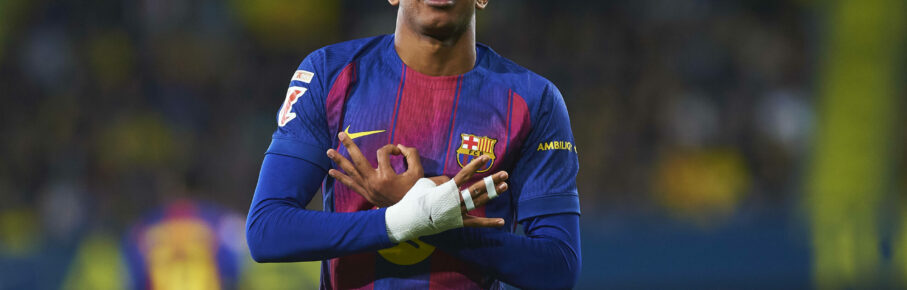 Lamine Yamal FC Barcelona, Barca celebrates after scoring his teams second goal during the LaLiga EA Sports match between Villarreal CF and FC Barcelona at Estadio de la Ceramica on December 21, 2025 in Villarreal, Spain. Photo by Maria Jose Segovia/DeFodi Images - *** Lamine Yamal FC Barcelona celebrates after scoring his teams second goal during the LaLiga EA Sports match between Villarreal CF and FC Barcelona at Estadio de la Ceramica on December 21, 2025 in Villarreal, Spain Photo by Maria Jose Segovia DeFodi Images