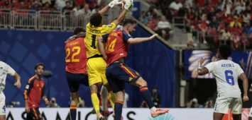 Spain s Aymeric Laporte R and Pau Cubarsi L in action against Cape Verde s goalkeeper Josimar Dias Vozinha C during the 2026 FIFA World Cup, WM, Weltmeisterschaft, Fussball group H soccer match between Spain and Cape Verde at Mercedes-Benz Stadium, in Atlanta, Georgia, United States, 15 June 2026. FIFA World Cup 2026 - Group H - Spain vs. Cape Verde ACHTUNG: NUR REDAKTIONELLE NUTZUNG PUBLICATIONxINxGERxSUIxAUTxONLY Copyright: xLavandeiraxJrx GRAF8938 20260615-55020604878_1