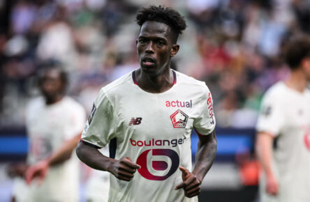 April 26, 2026, Paris, France, France: Felix CORREIA of Lille during the Ligue 1 match between Paris FC and Lille OSC LOSC at Jean-Bouin Stadium on April 26, 2026 in Paris, France. Paris FC V Lille OSC - Ligue 1 PUBLICATIONxINxGERxSUIxAUTxONLY - ZUMAm308 20260426_zsp_m308_030 Copyright: xMatthieuxMirvillex